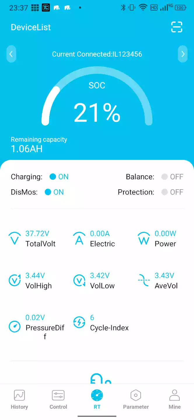 Écran application batterie, charge 21%, paramètres divers.