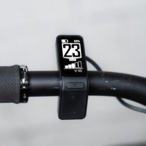 Compteur de vélo affichant 23 km/h
