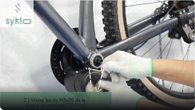 Installation vis M5x20 sur vélo